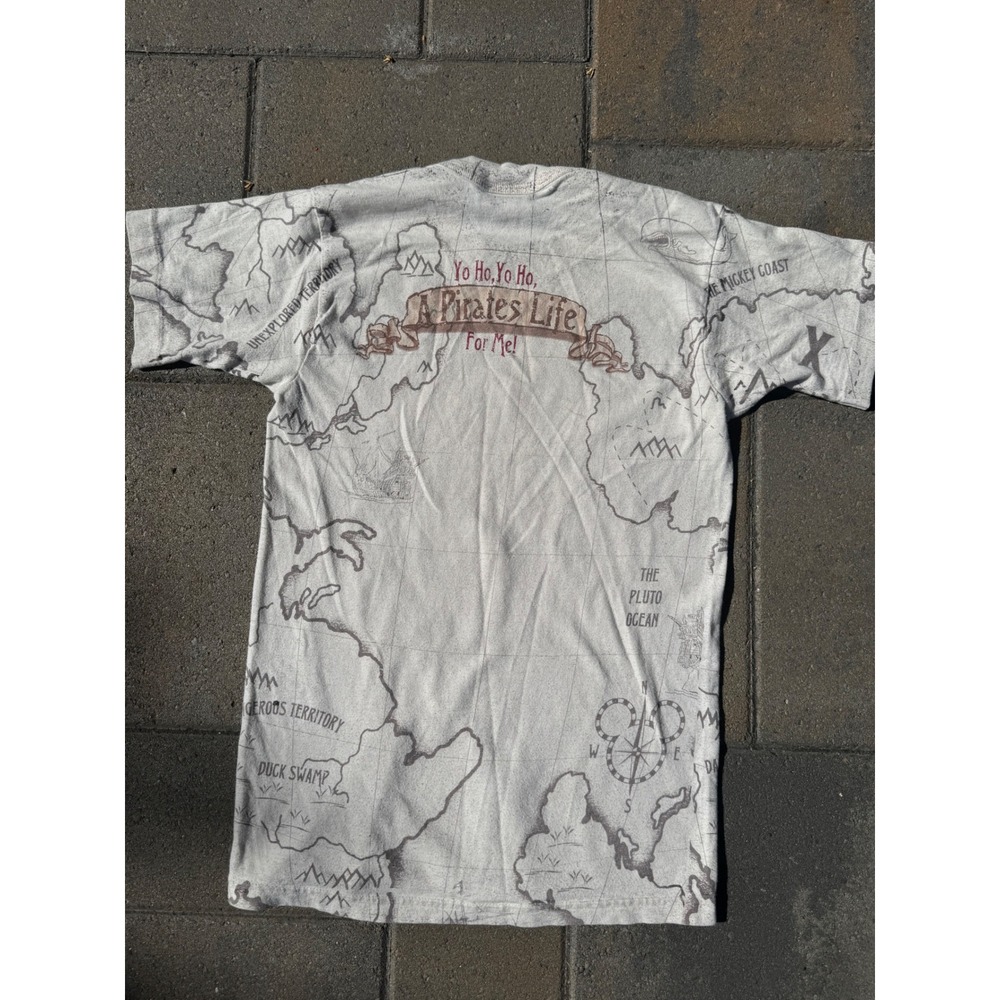 Vintage AOP Mickey Mouse Pirates of the Caribbean Disney World Sz Medium - Picture 5 of 8